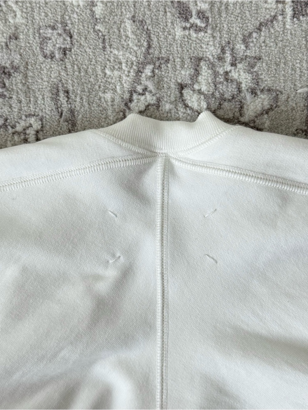 Maison Margiela Women’s Runway Collection Oversized White Curved Seam Sweatshirt - Picture 8 of 13